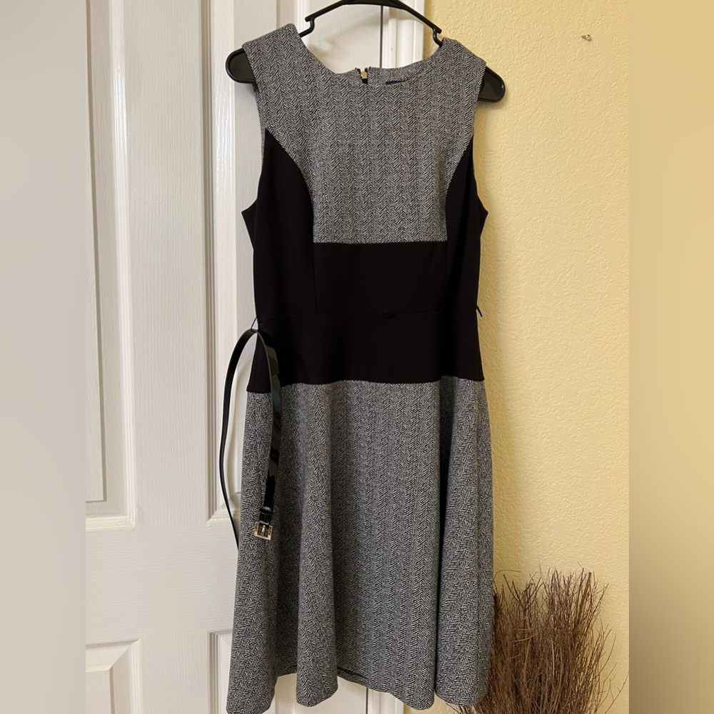 Tommy Hilfiger sleeveless dress size 8.